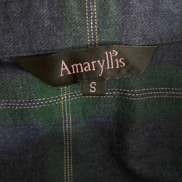 Amaryllis Navy Plaid Cuff-Sleeve Button-Up Shirt💙💚💙 - Picture 5 of 14